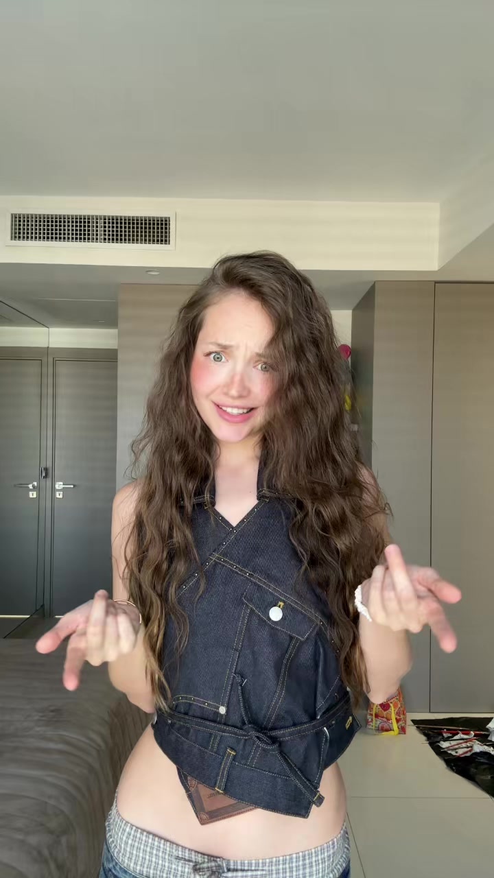 @hey_dely