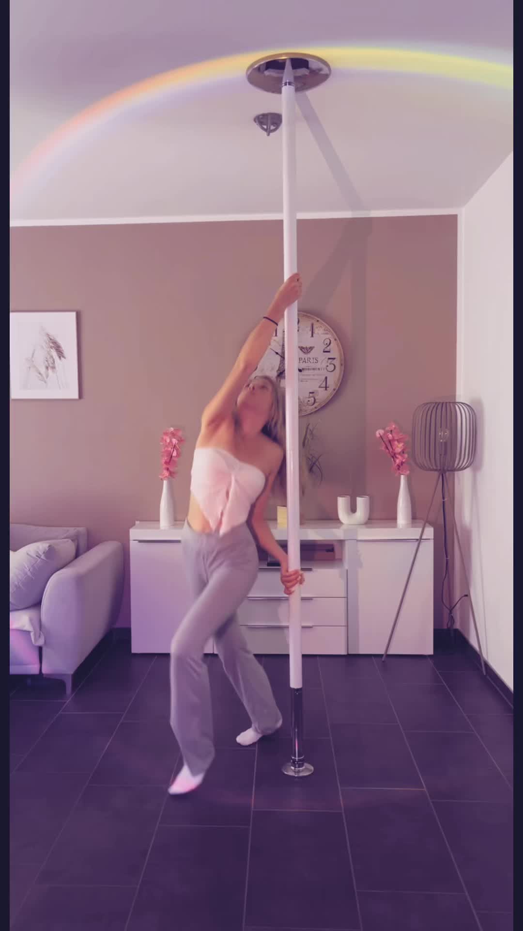 @𝗣𝗼𝗹𝗲𝗕𝘆𝗖𝗲𝗹𝗶𝗻𝗲🩷