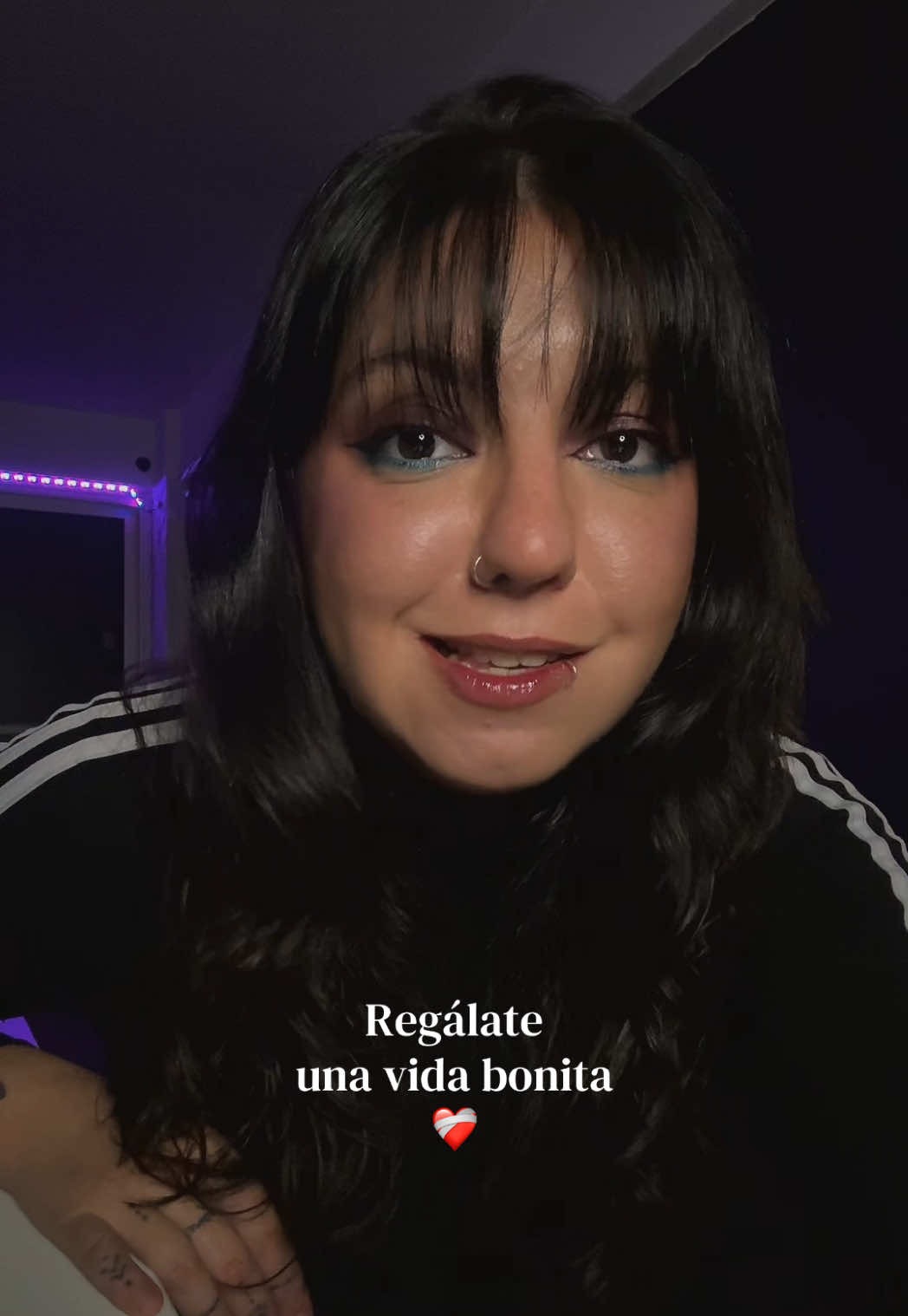 @Ѵιċтσяια•Яιвα