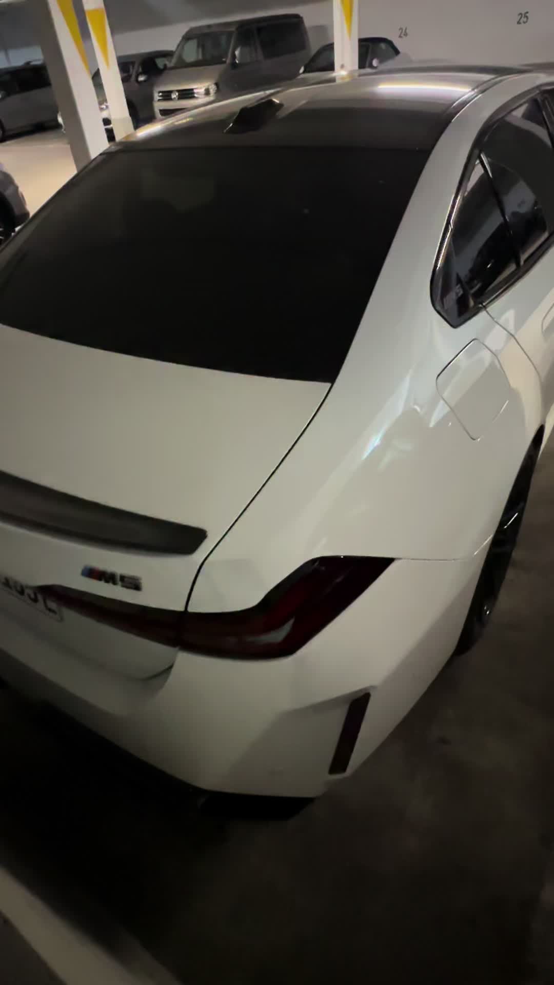 @White_BMWM5