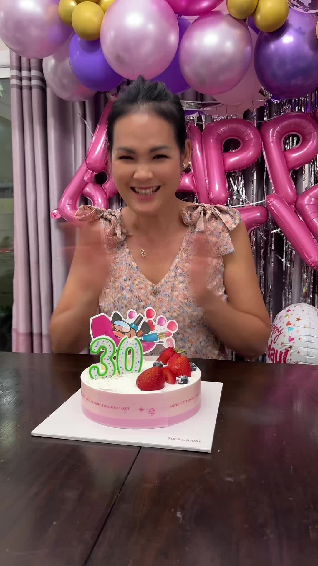 @Ellen Ellie 🇺🇸🇰🇭