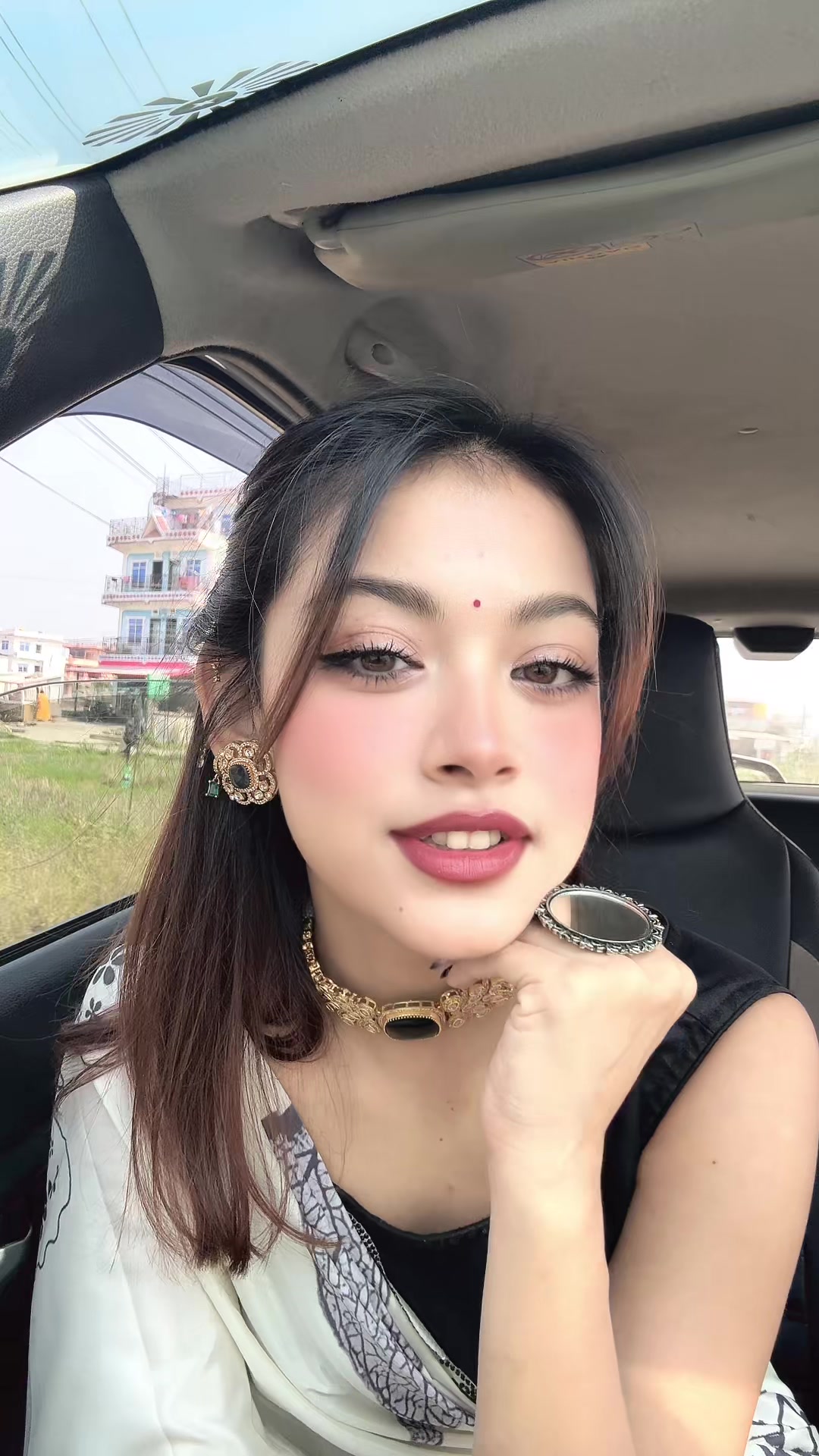 @Isha Thapa 🌸