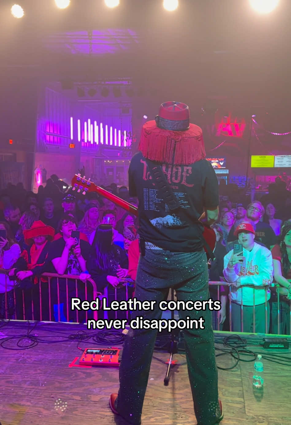 @RED LEATHER FAN PAGE