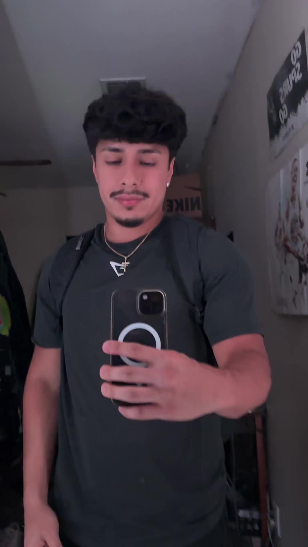 @😁