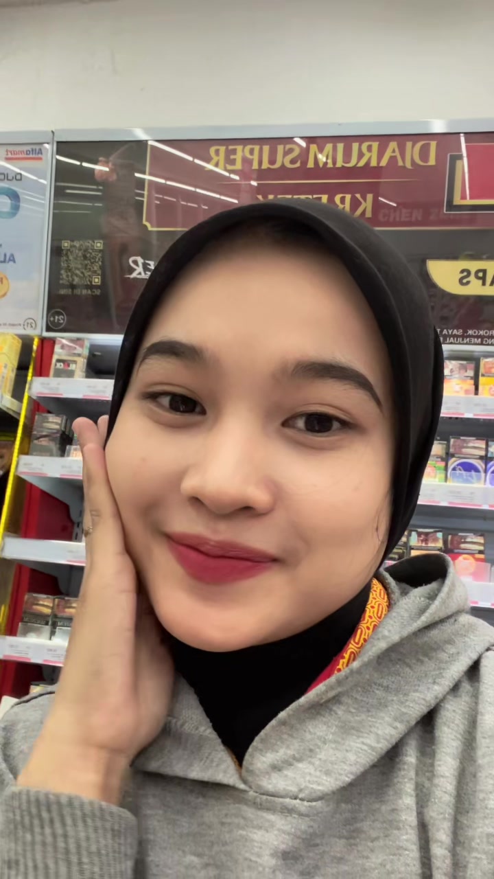 @adela