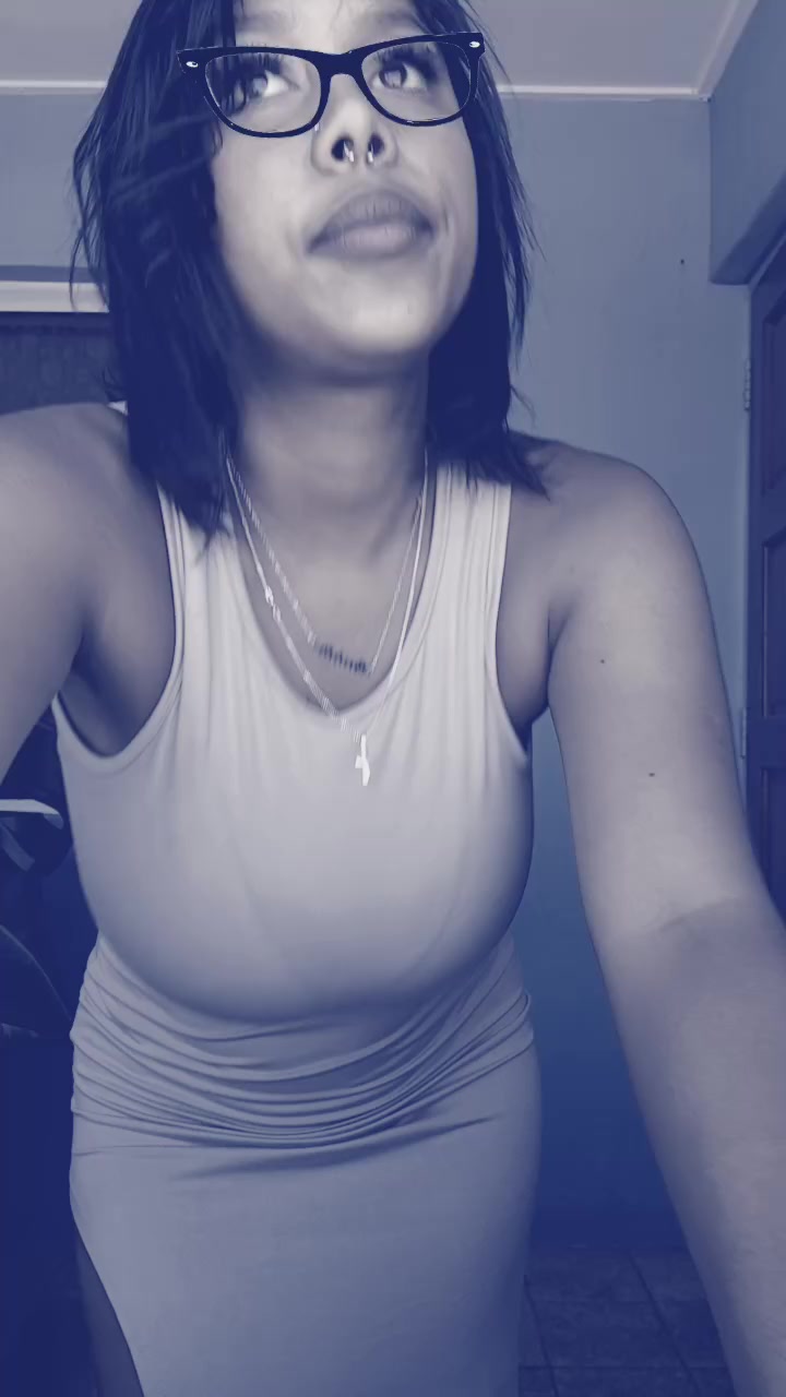 @thatgirlyonie