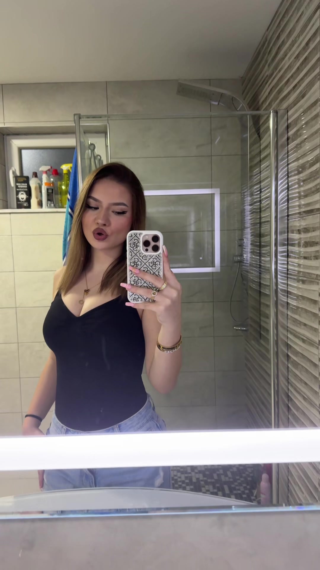 @່ 𝐿𝑜𝑒𝓃𝒶🐊
