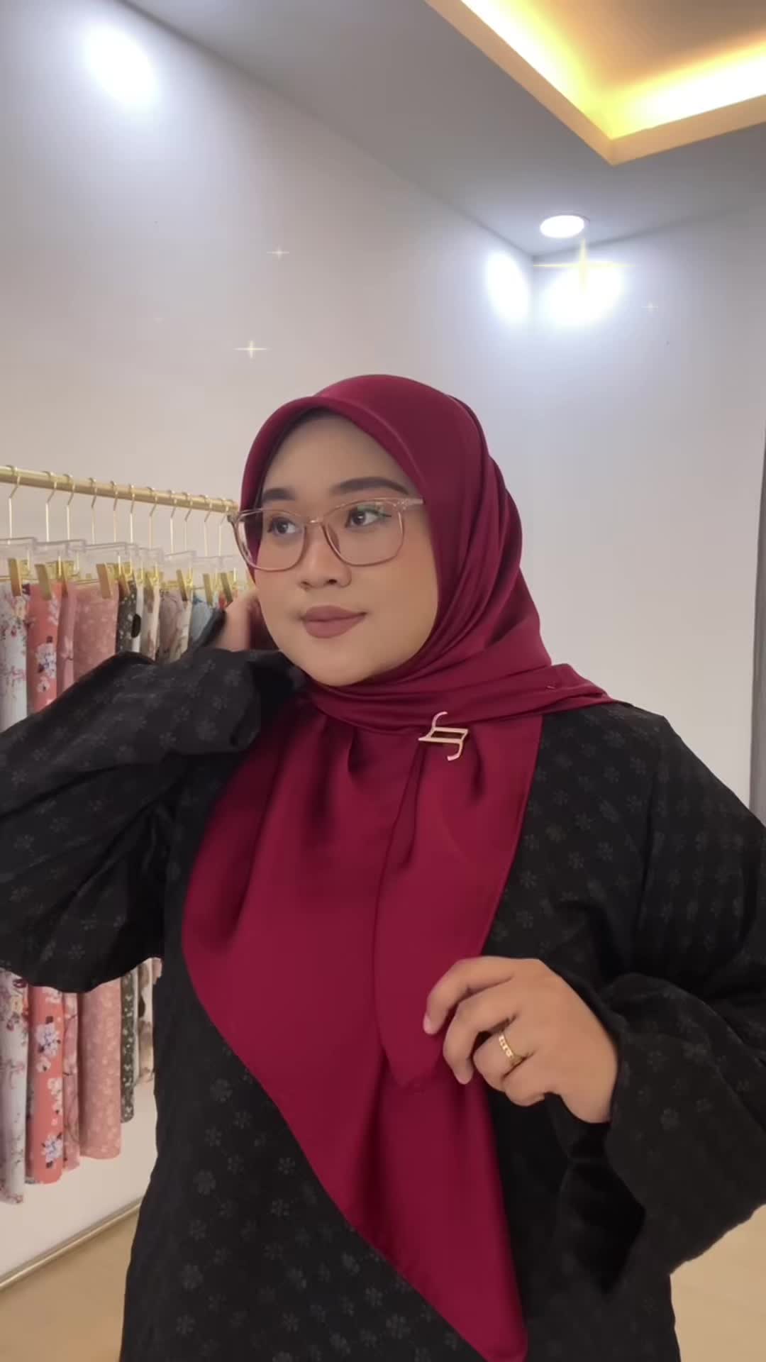@ZEEZ SCARVES