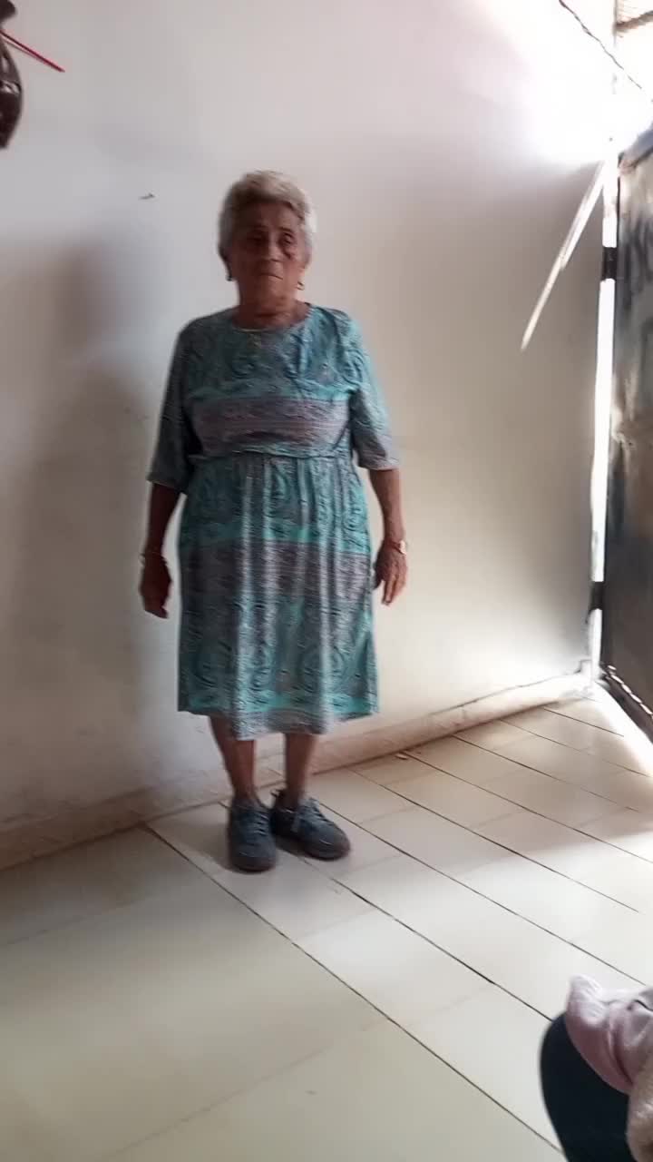 @Elena Virginia Escobar