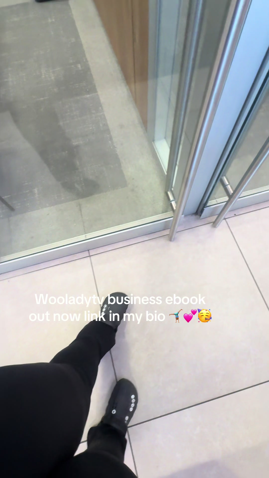 @wooladytv