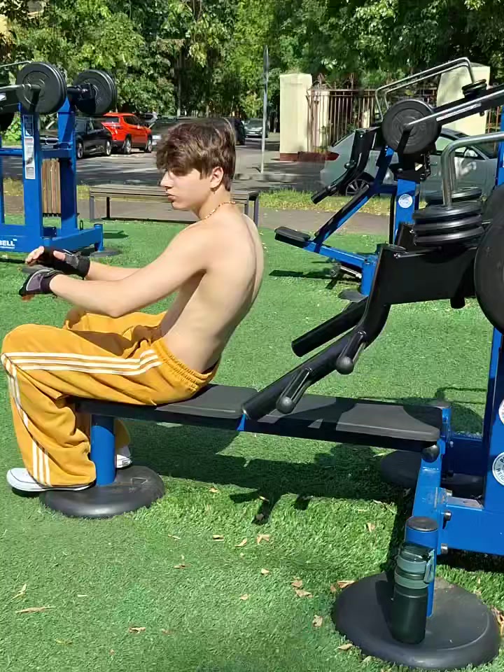 @model _ egor _ schwarlis
