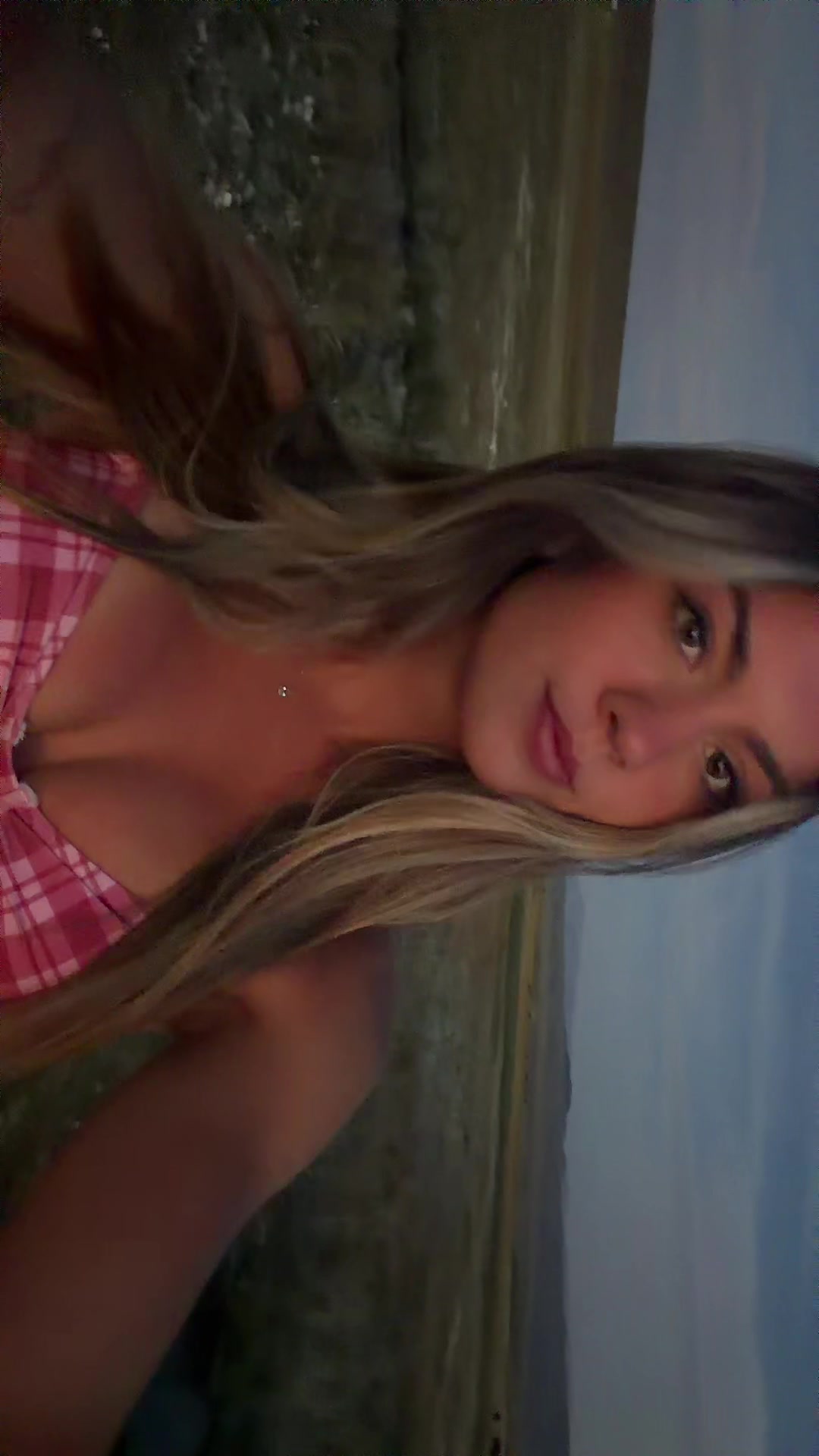 @bella