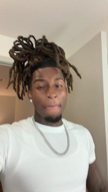 @sofamousjay_