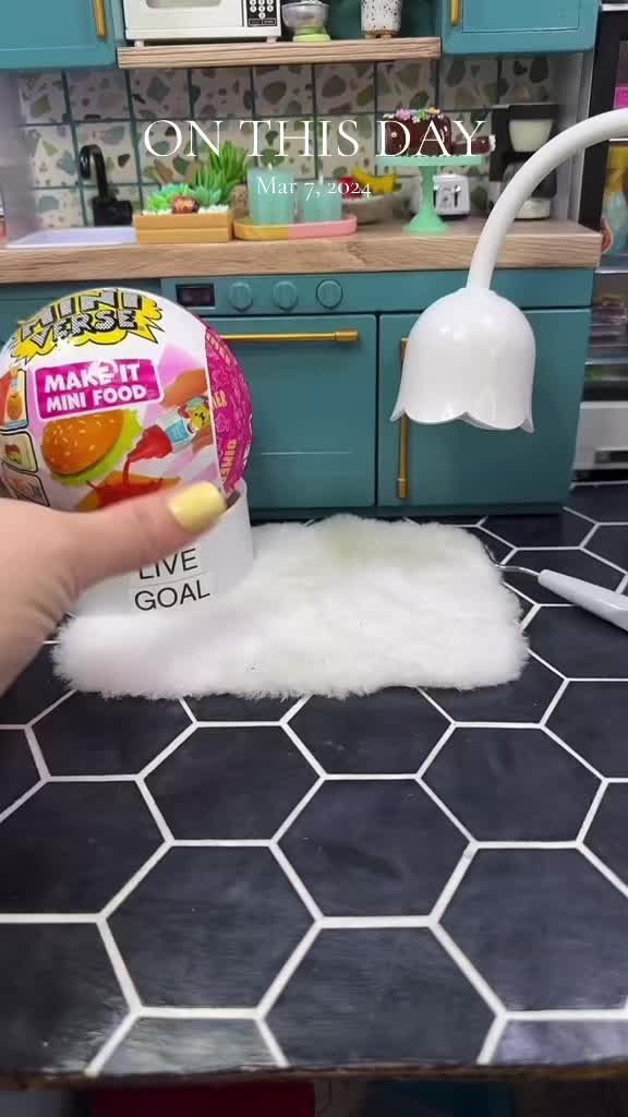 @Kinda Messy Makes