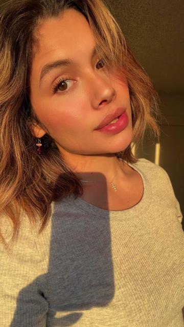 @LizzzRenee