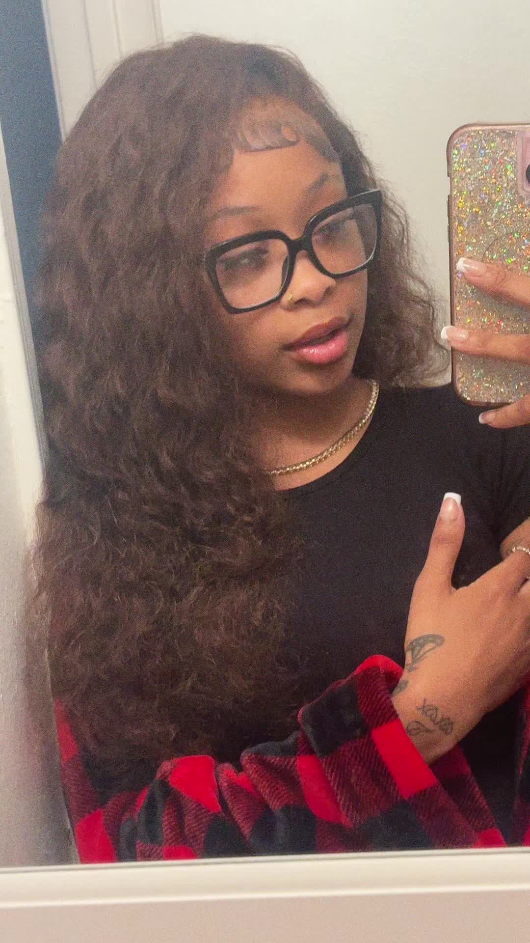 @_ms.h0lly_wood