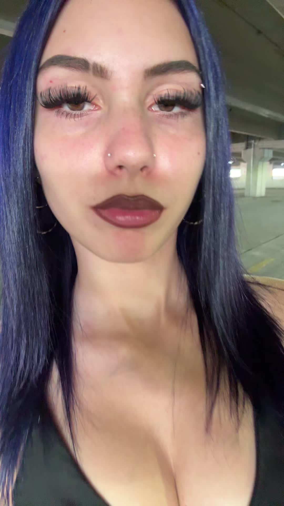 @qh0st1n