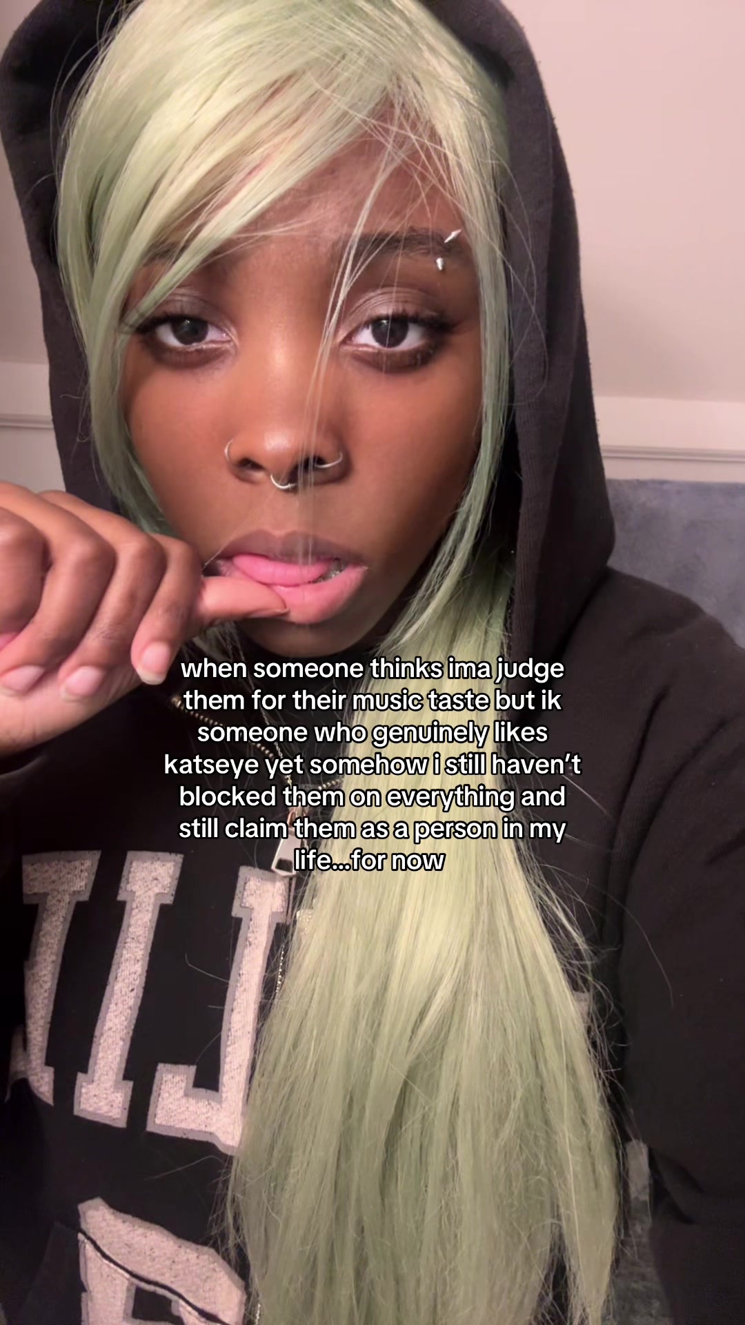 @j