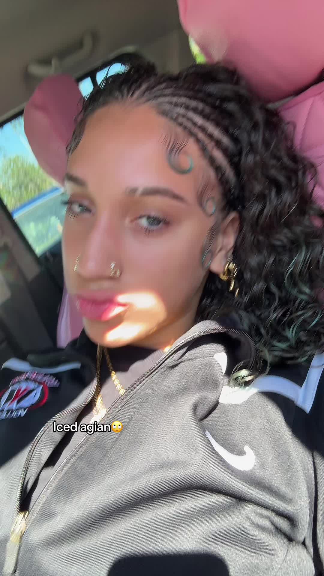 @Nichole_11_