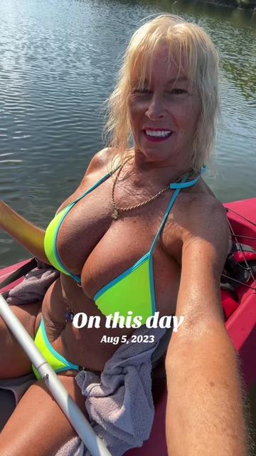 @Virtual_hotazzchick64