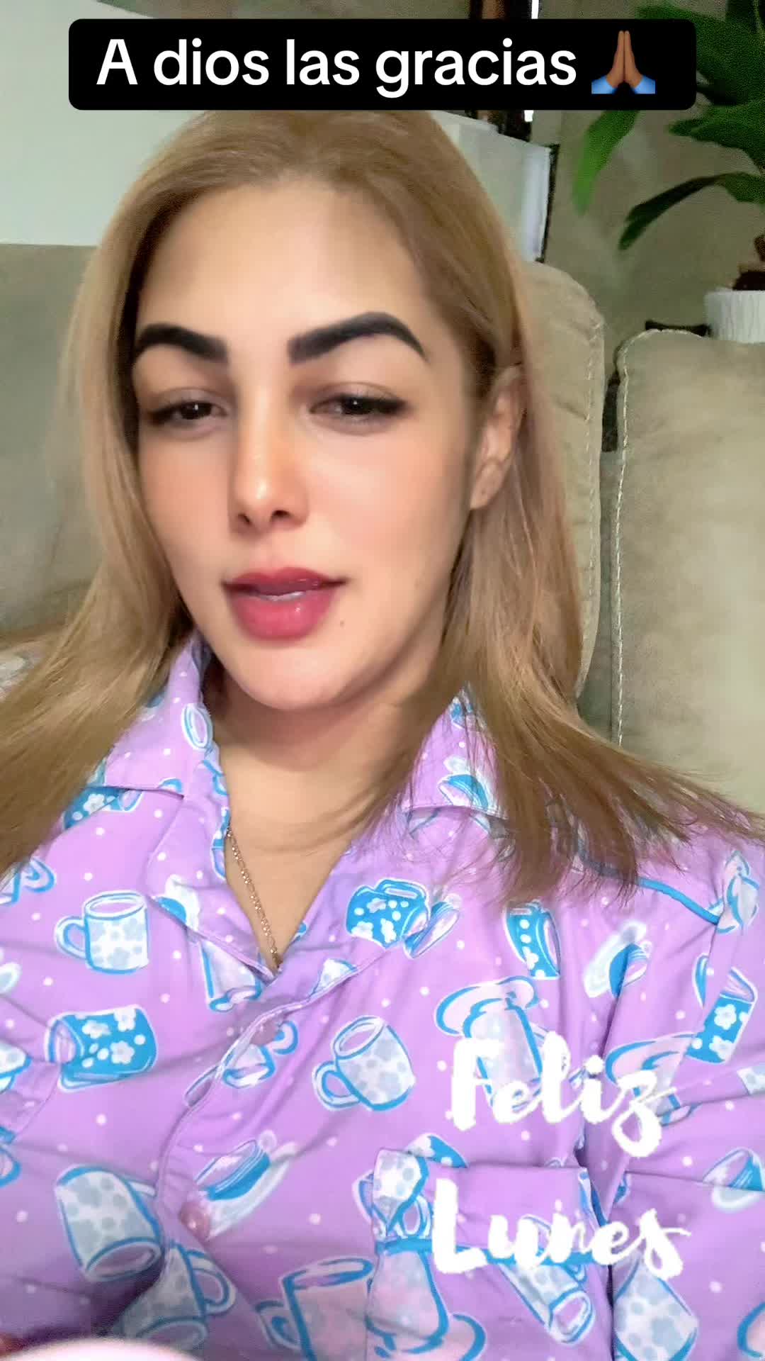 @Adelinaunika