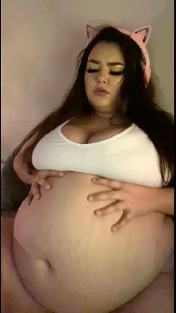 @Feederism Queen