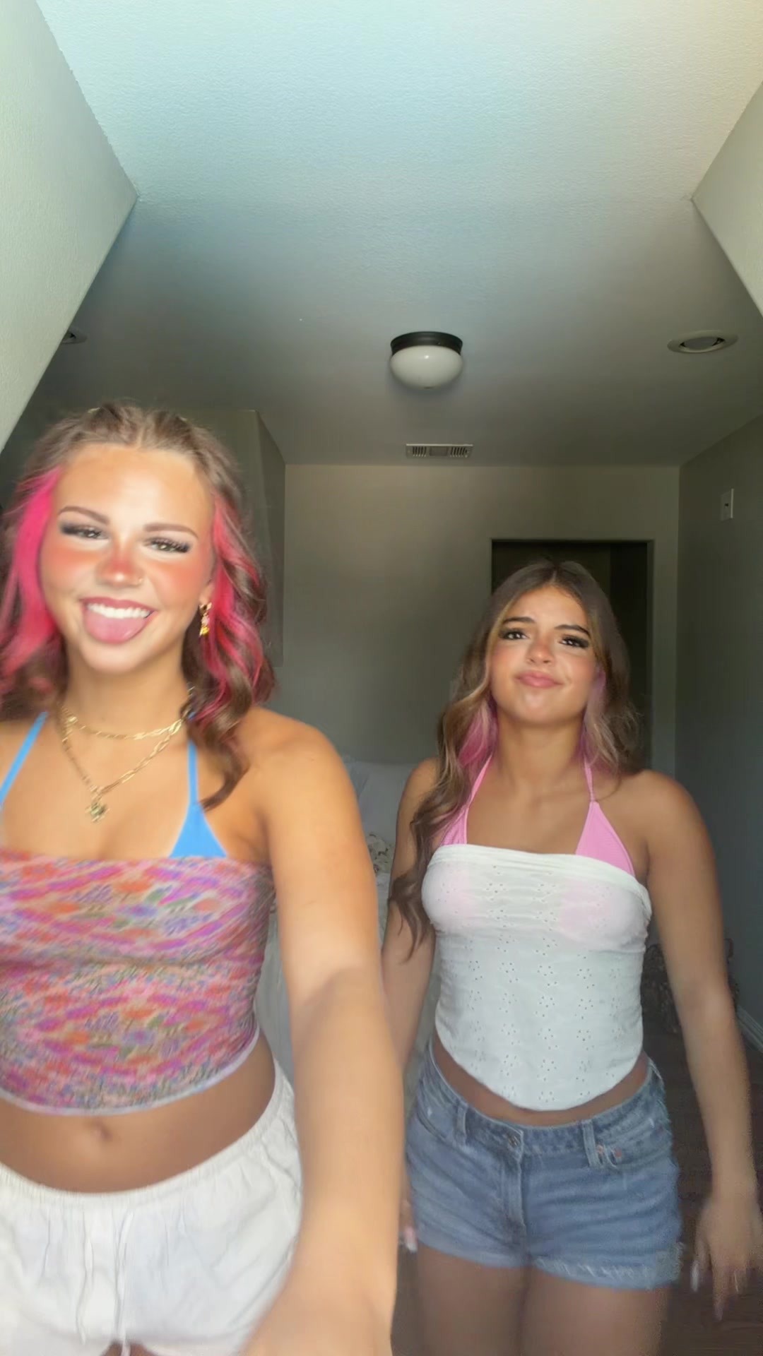 @PresleyLeonor