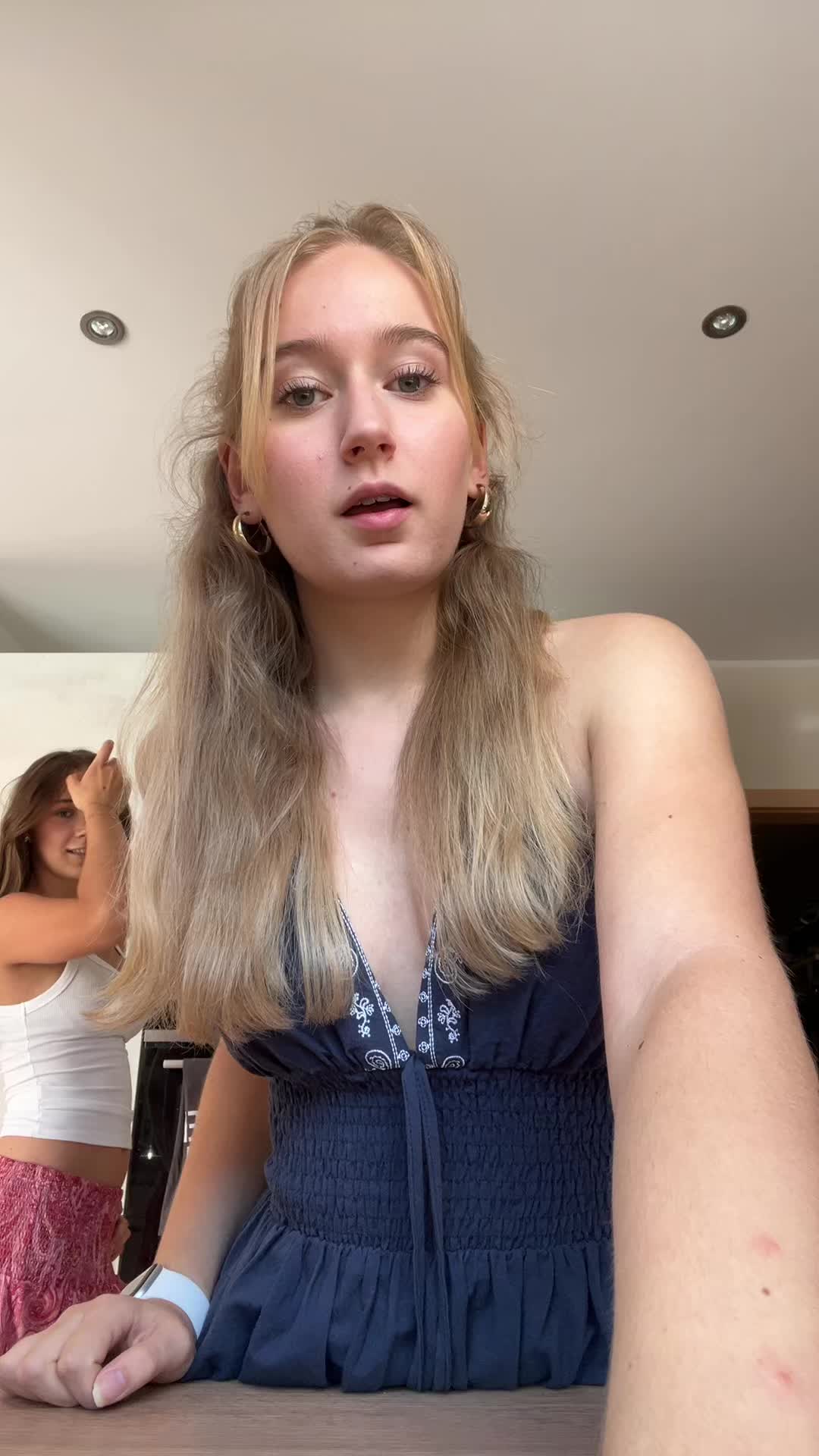 @lena