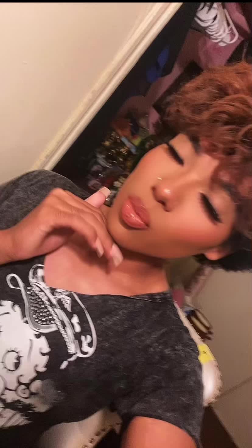 @queenbee💝