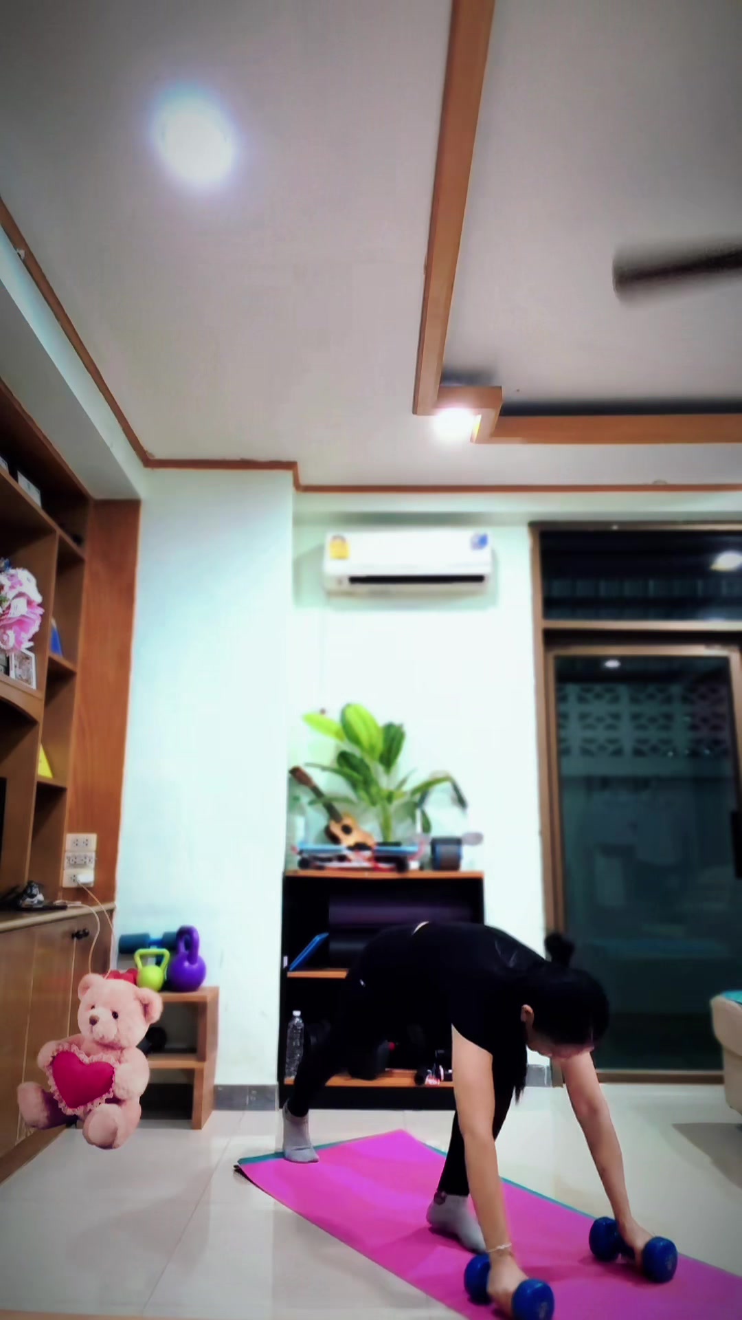 @มน