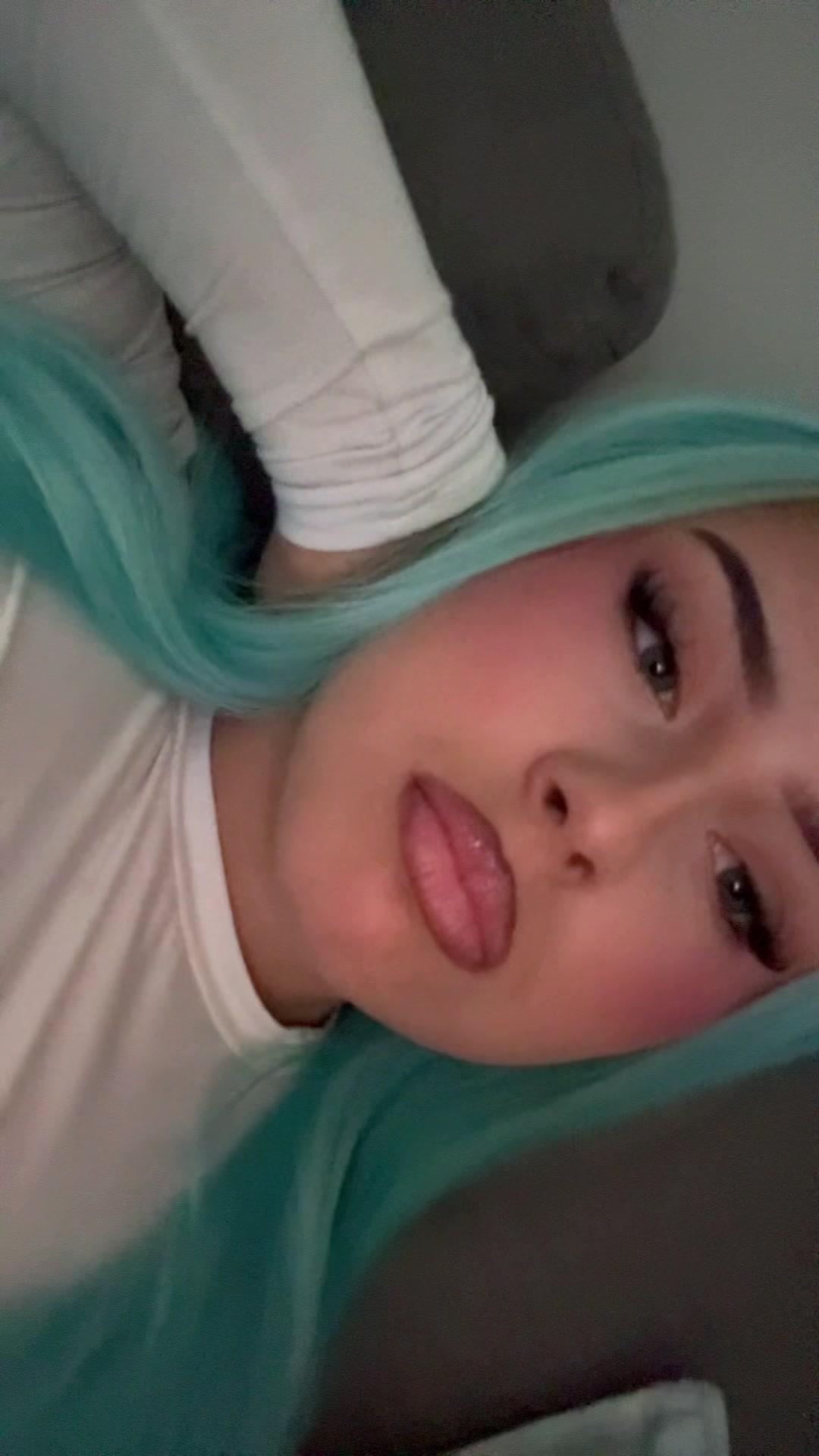 @🌩️
