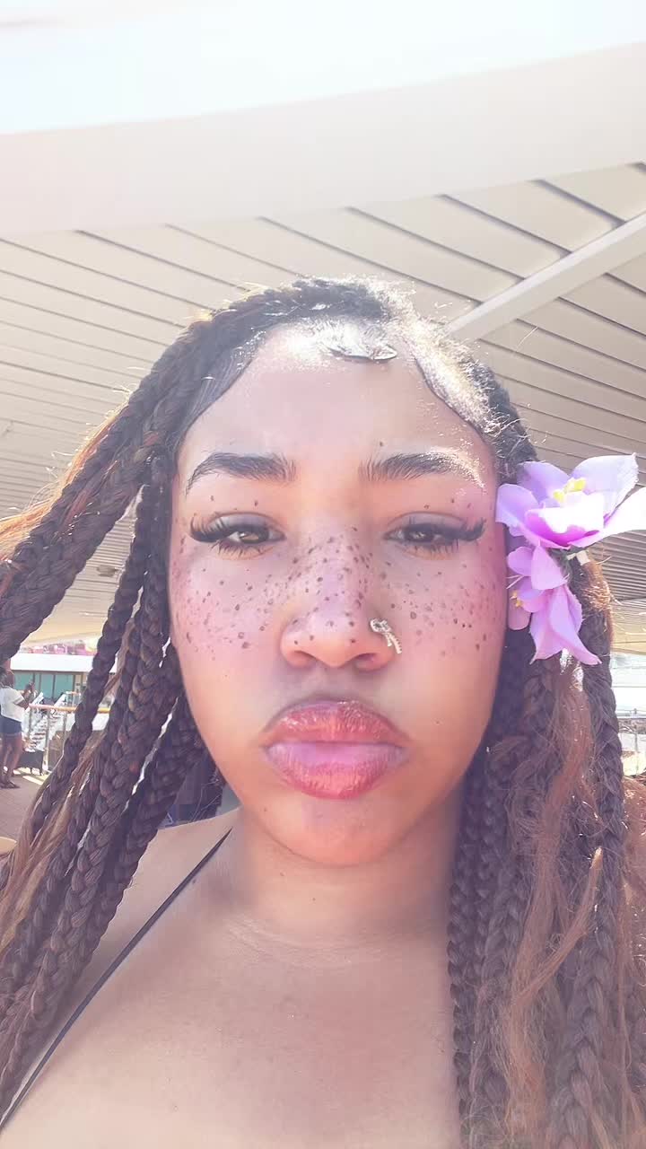 @shanndagoat_