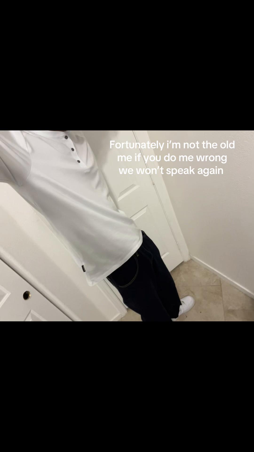 @𖣂
