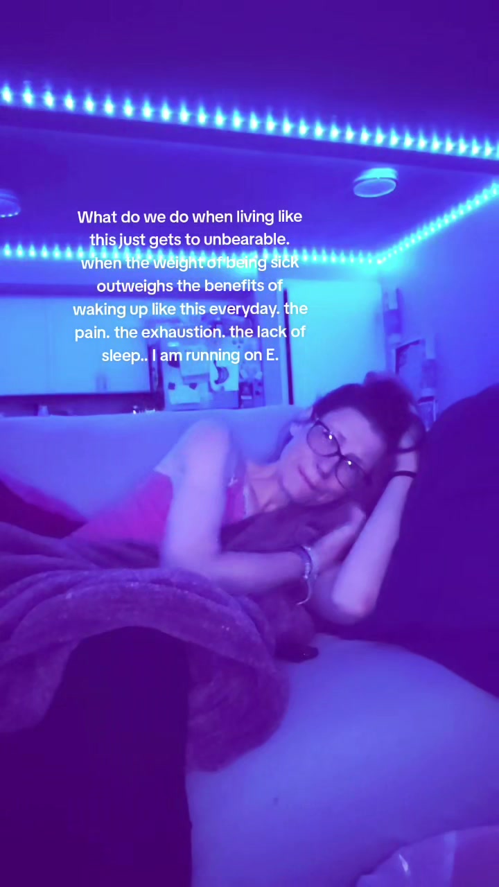 @ChronicallyKrystal💜