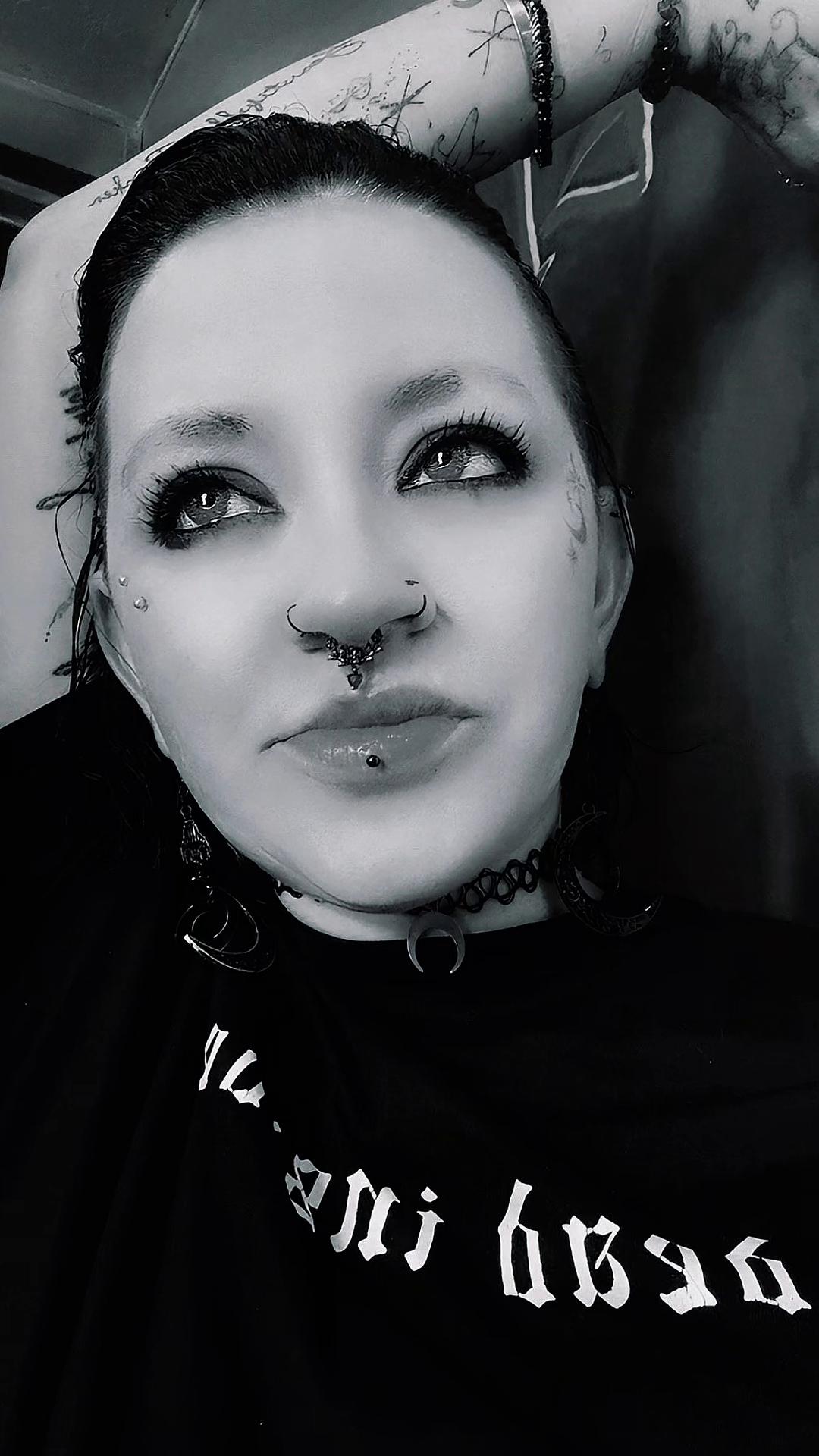 @👻 GreeneyedGhostie 🐈&zwj;⬛🌈