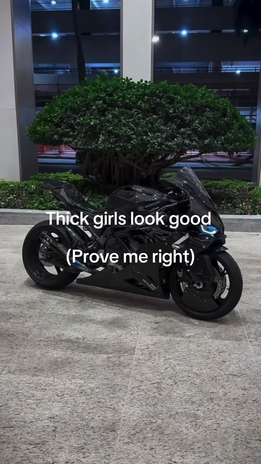 @Xqc.