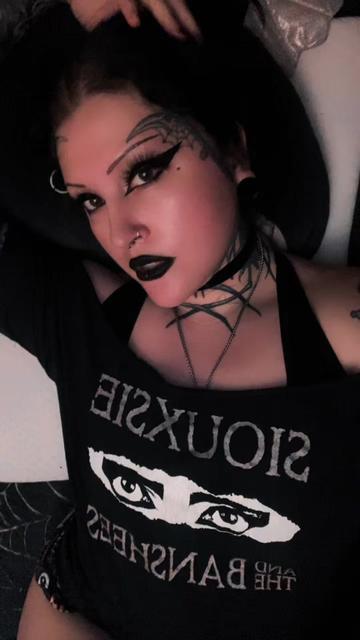 @Kel 🖤🕸️
