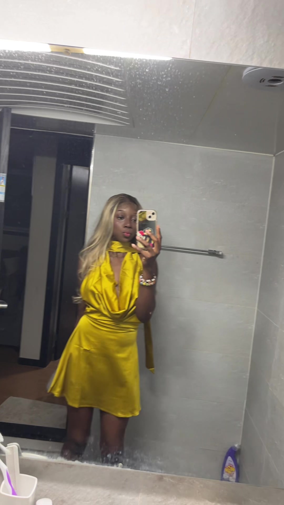 @ÉMILIE MIKOUATA 🦋🇬🇦🇰🇷