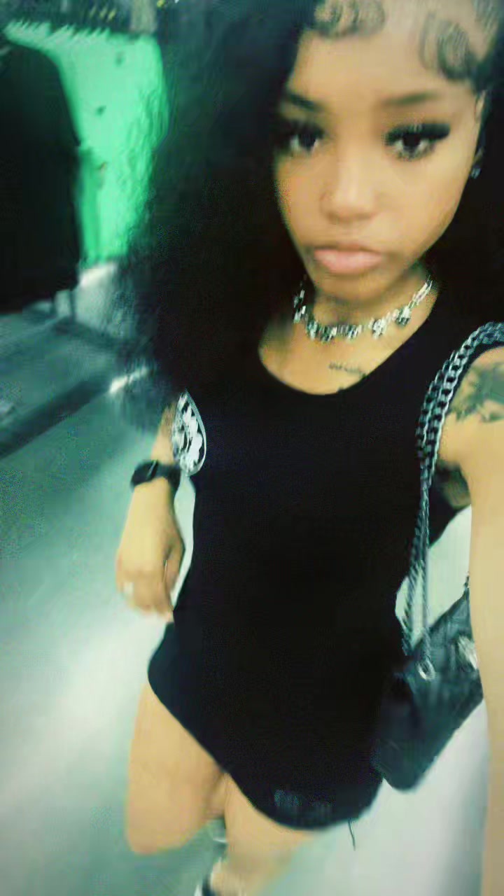 @just a gorgeous girl 🌺