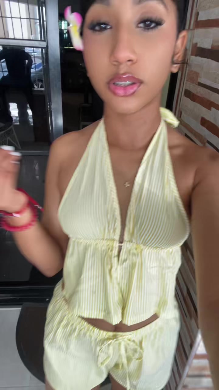 @mía.