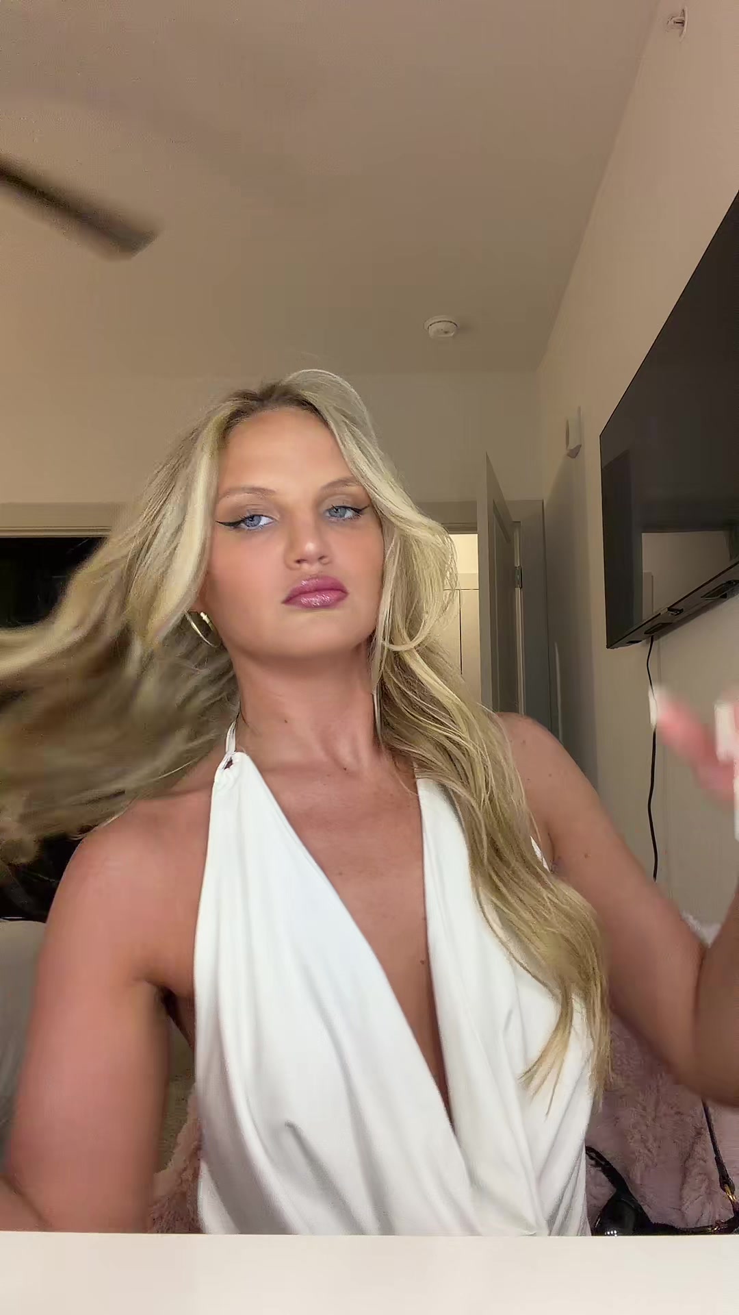 @Lo