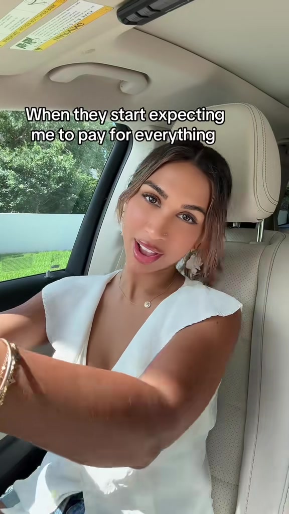 @Alyssa • Spoiled Miami Mom🌴