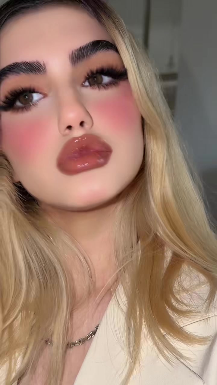 @elenahmadi1