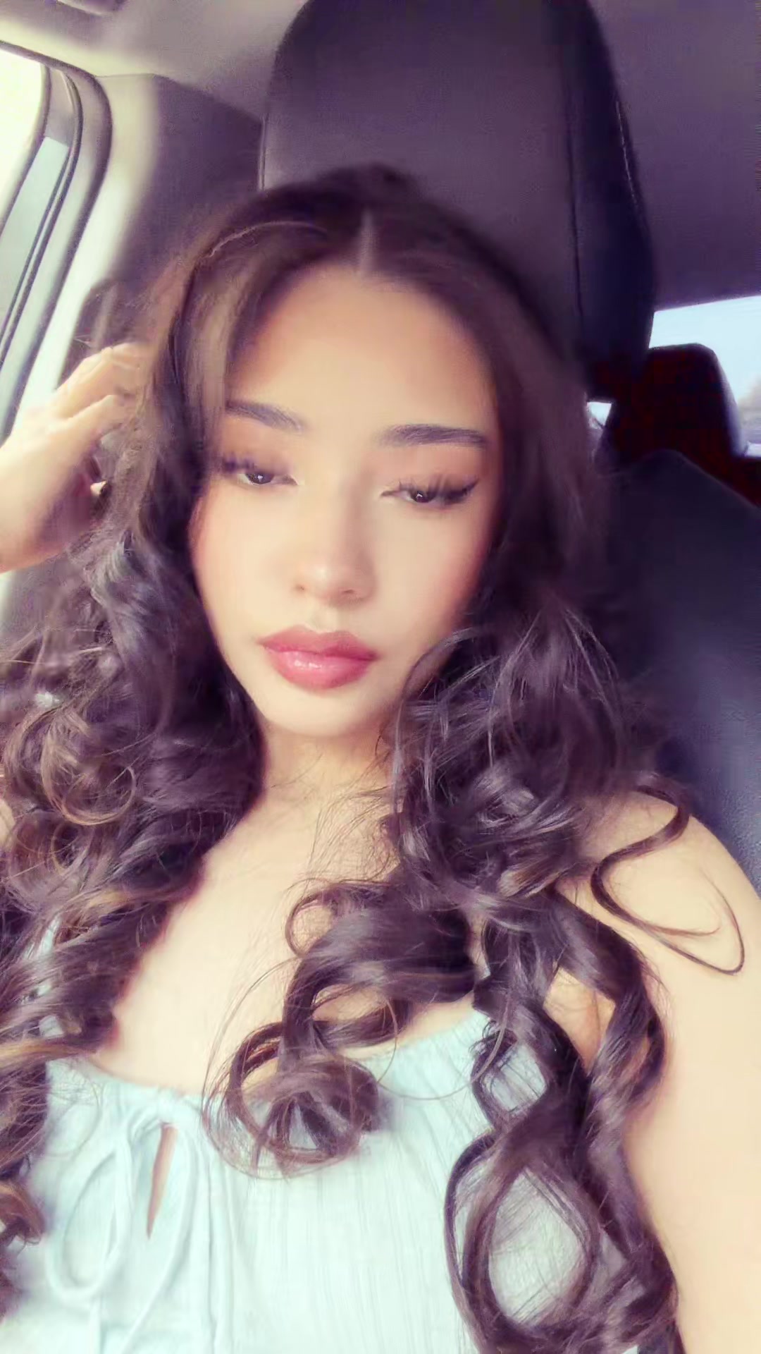 @leslye