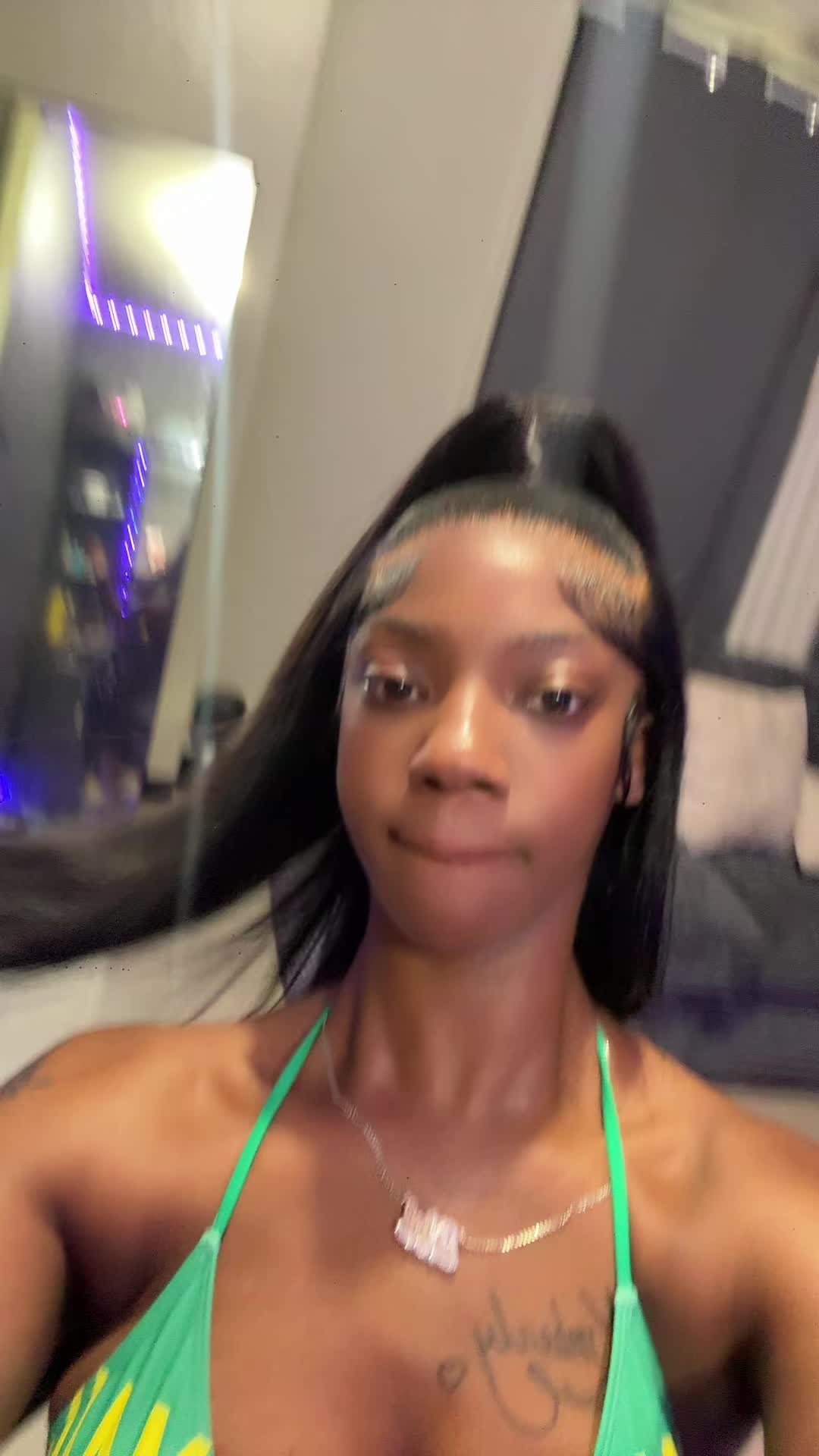 @Akaylaaa