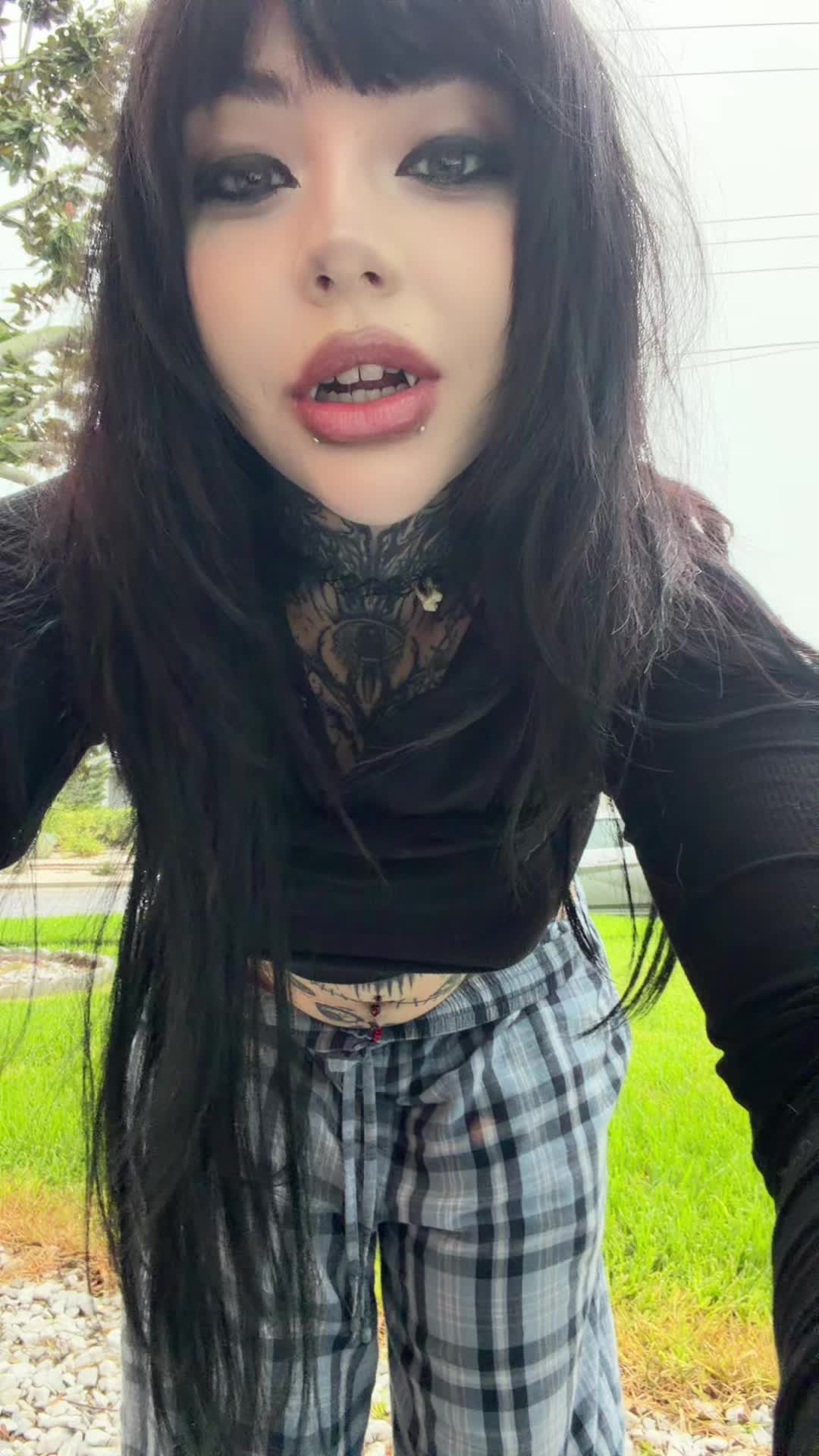 @mothertriplex