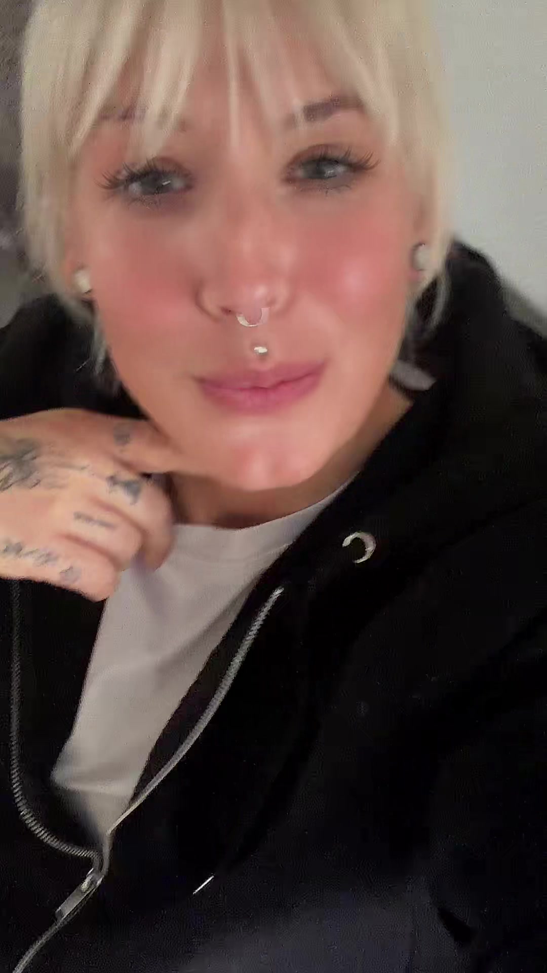 @Angiee🖤