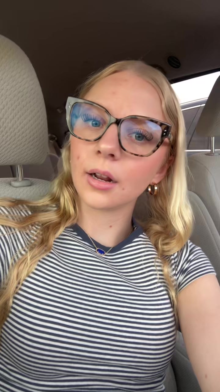 @𝐧𝐚𝐭𝐚𝐥𝐢𝐞