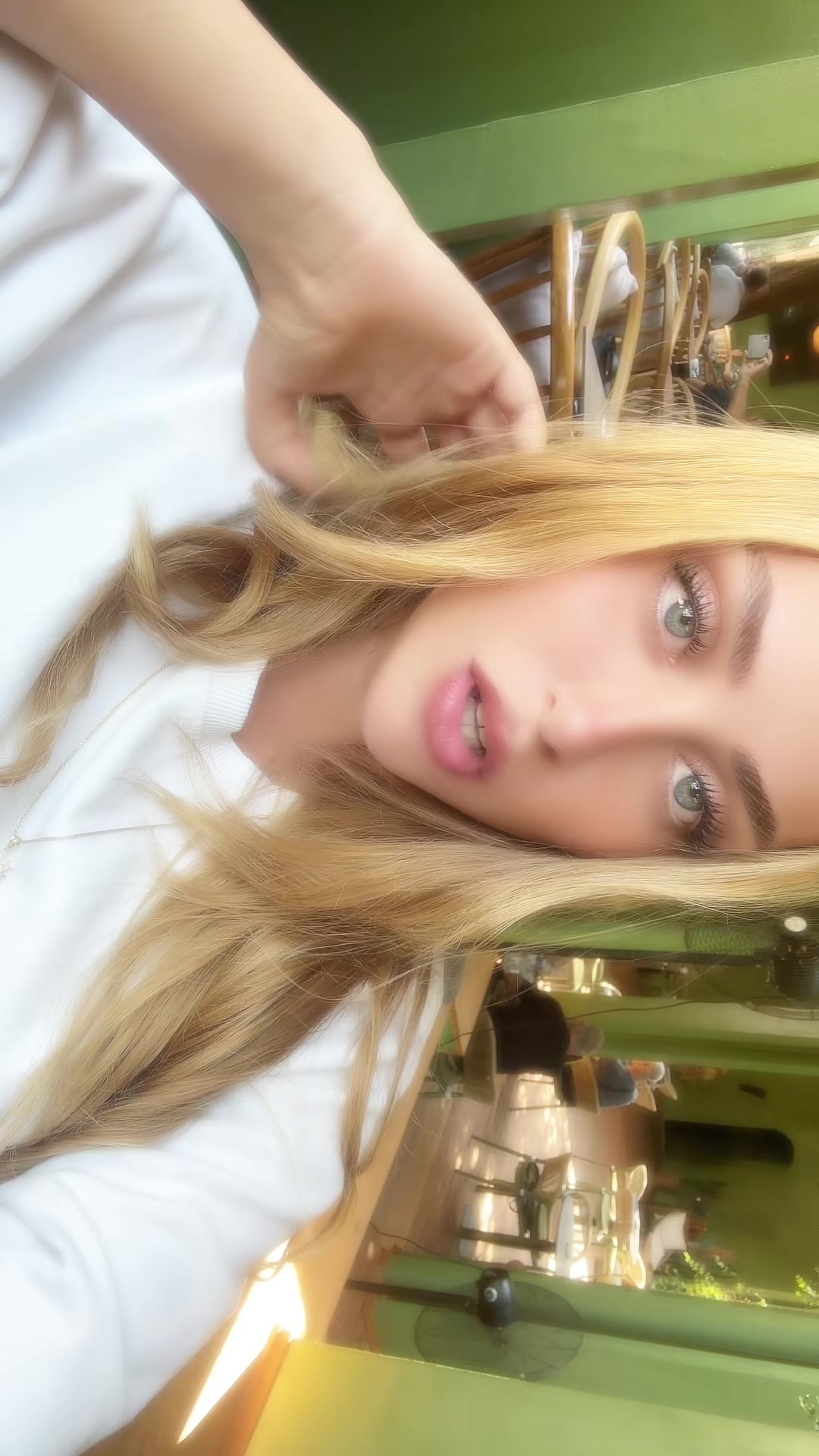 @👩🏼