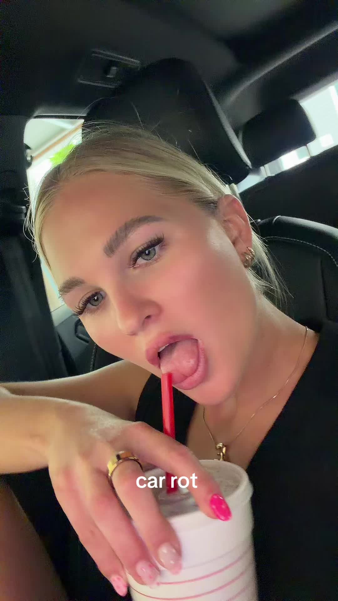 @emiliemecham
